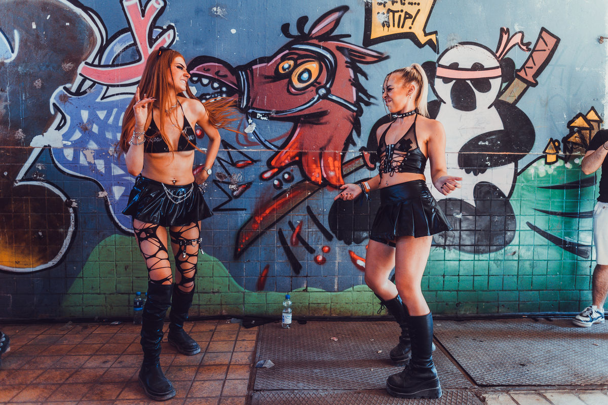 Loading... just a sec